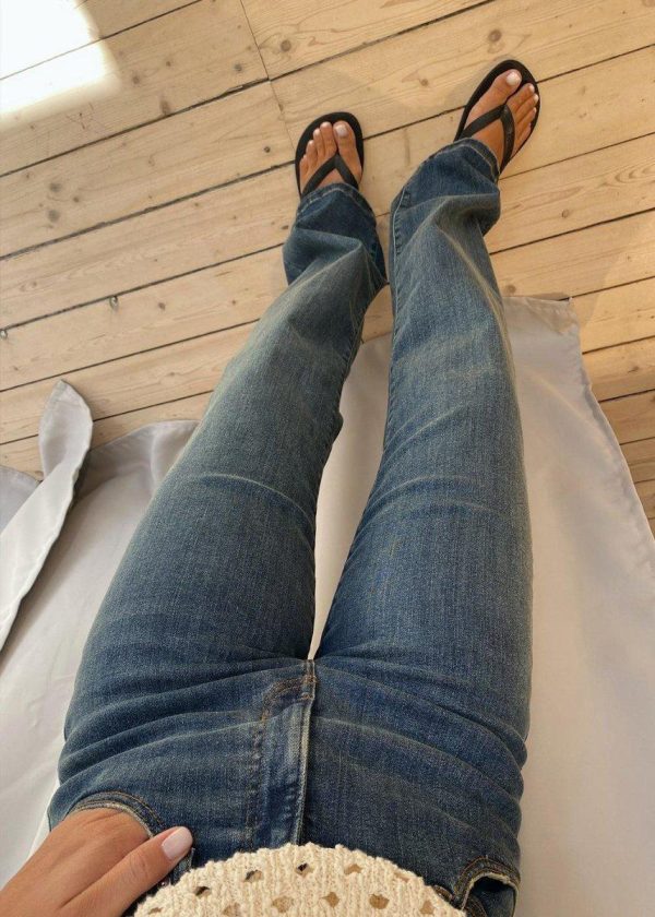 Mia Straight Jeans Wash Valett - Denim Blue on Sale