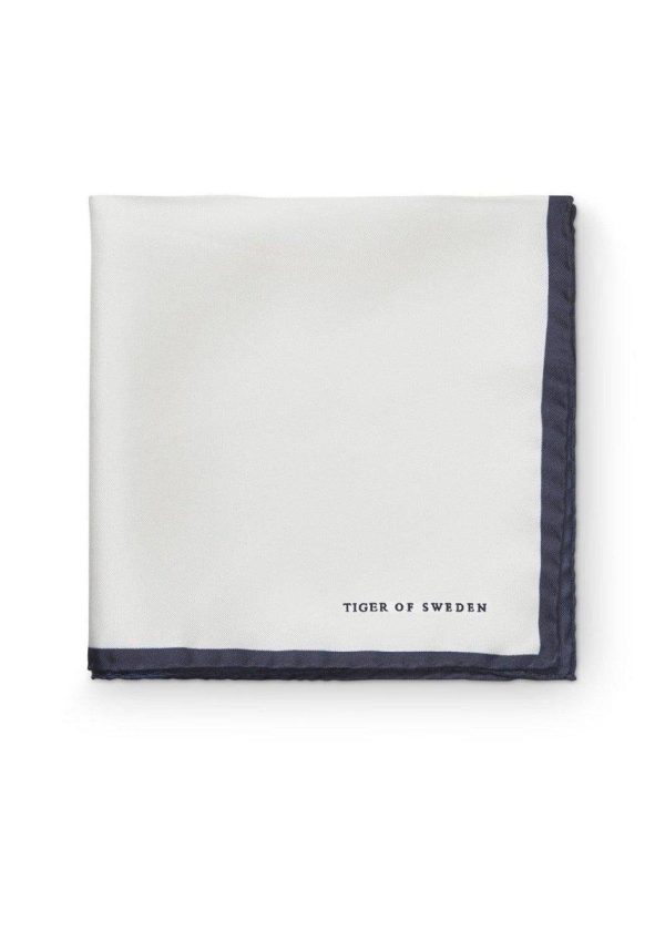 Luserna Pocket SQ - White Fashion